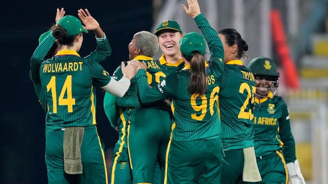 South Africa qualify for maiden ODI World Cup final, thrashing England in semi-final